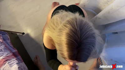 Руда смокче член і трахається, отримуючи диплом на її дупу