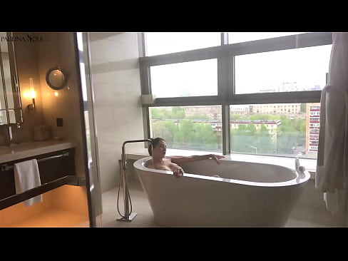 ❤️ Величезна красуня пристрасно дрочує свою кицьку у ванній ❌ Секс-відео у нас ❌❤